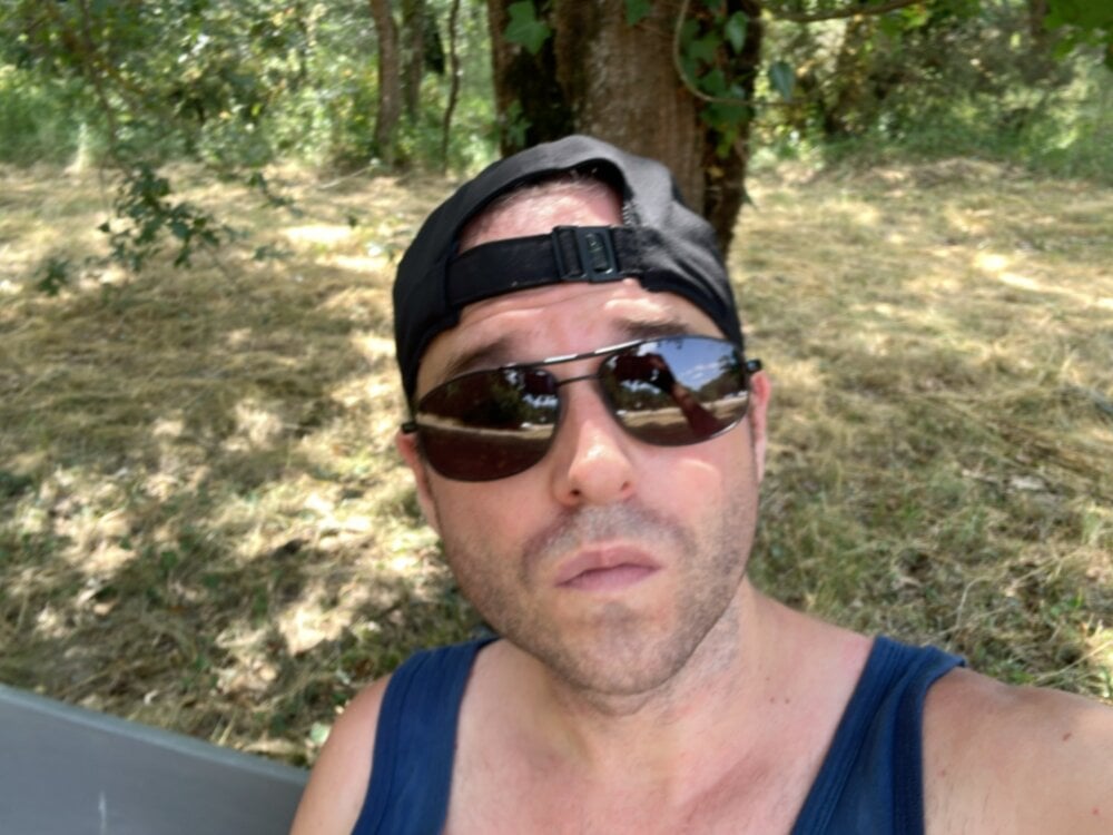 Neuschwansteinjul31 Webcam Profile Picture Neuschwansteinjul31 Chatroom
