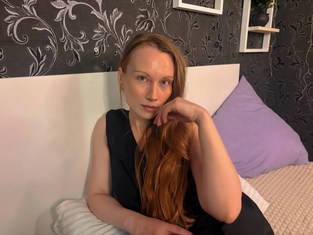 NicoleMiless Chatroom
