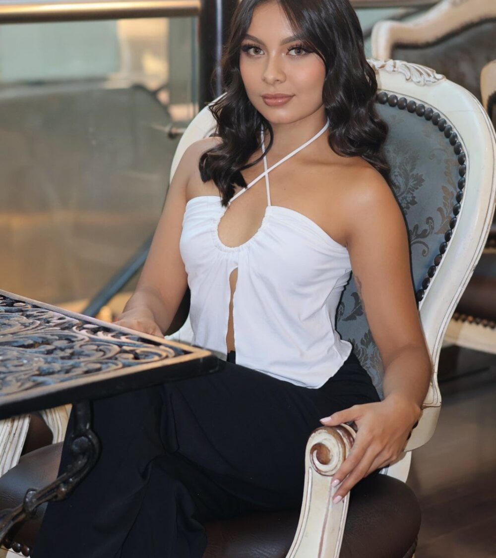 Nicollewest1 Chatroom