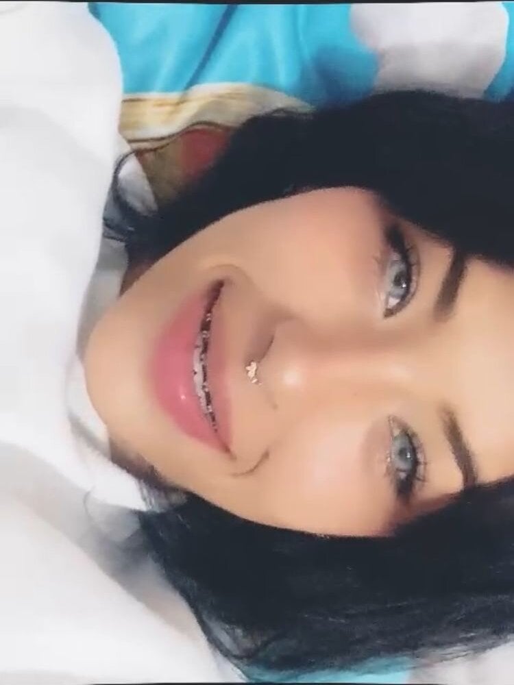 Nika_Hot Chatroom