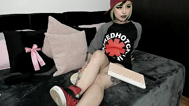 NikkiRamone Chatroom