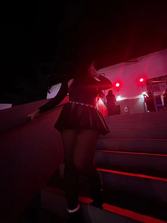 Nikkiloves14 Chatroom