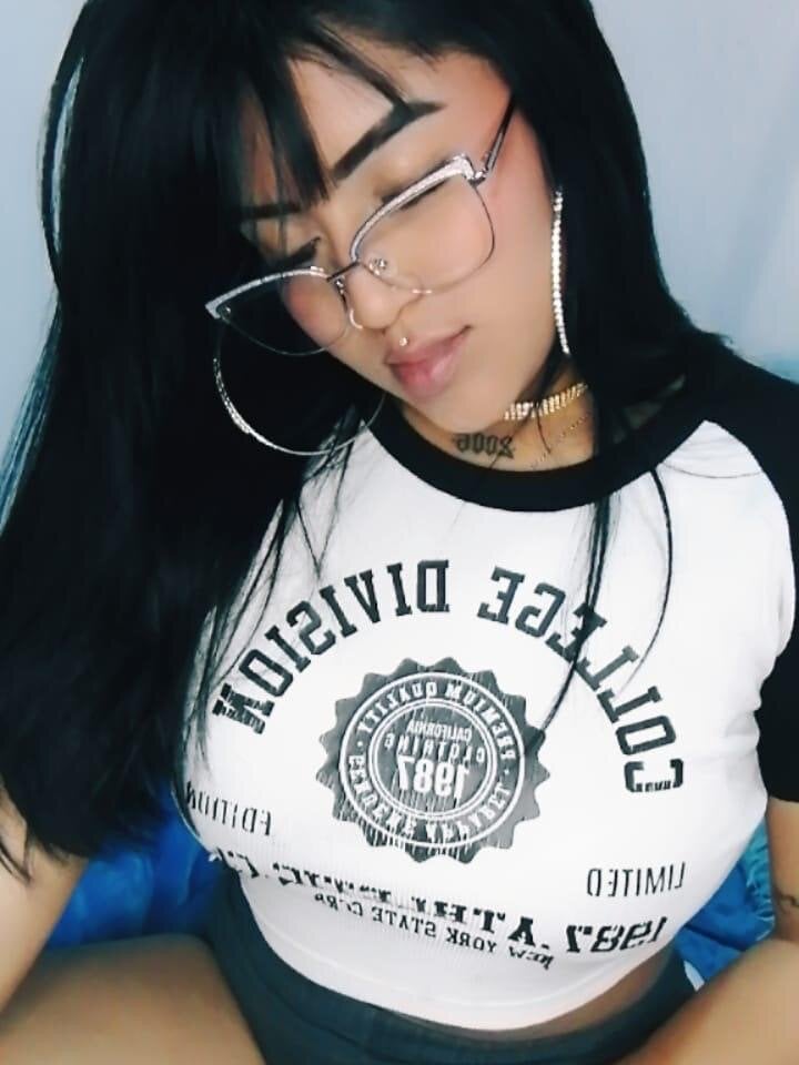 Nikoll_19 Chatroom