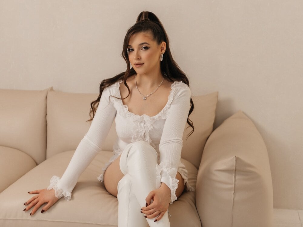 NoraGartner Chatroom