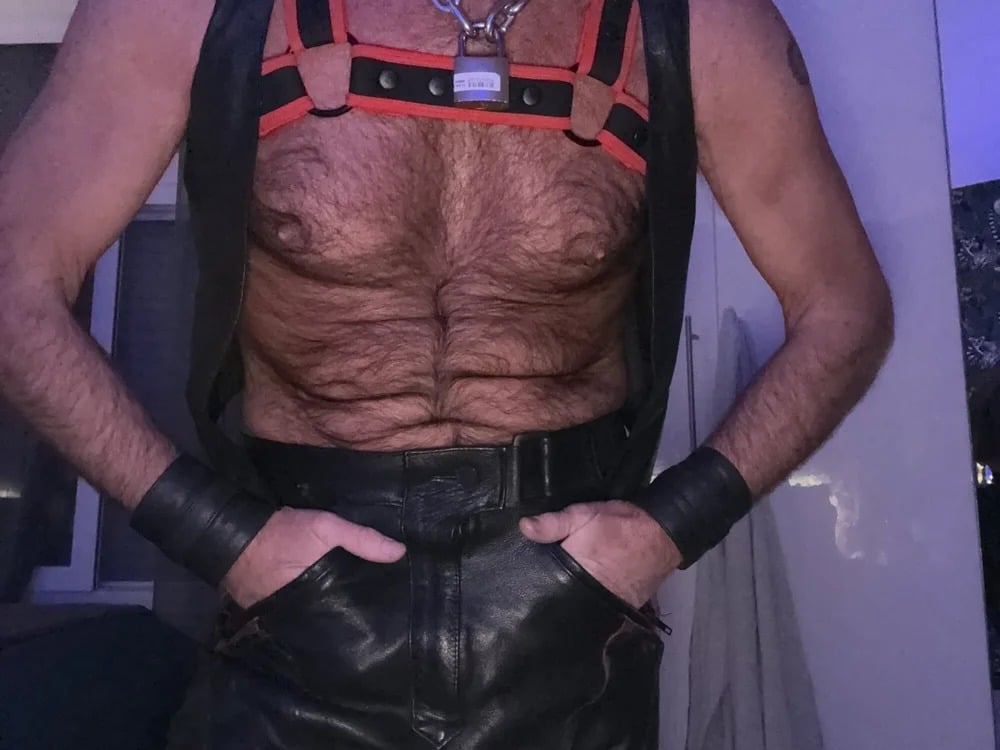 NottsLeather Chatroom