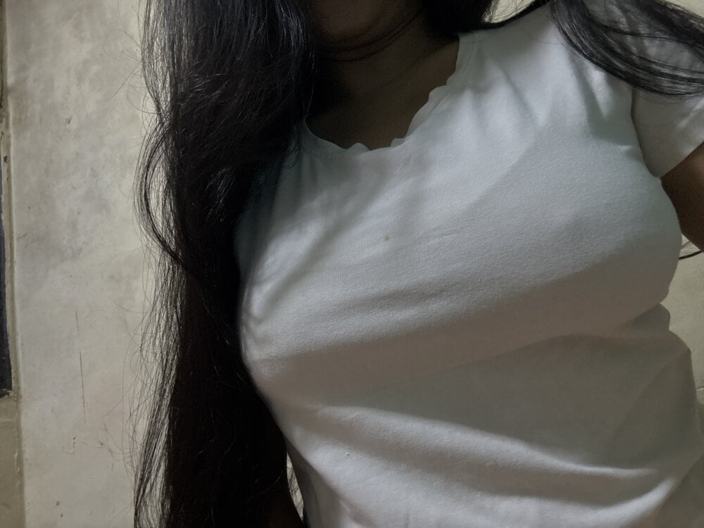 NoughtySameera Chatroom