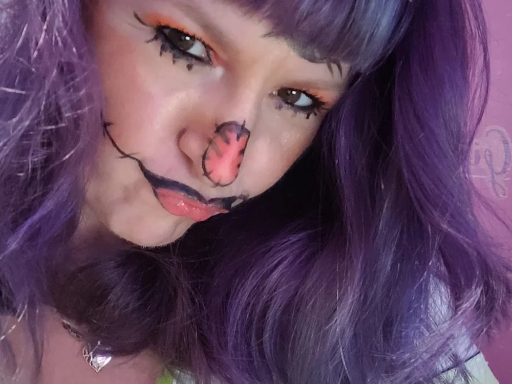 ORANGE-PRETTY-PUSSY Chatroom