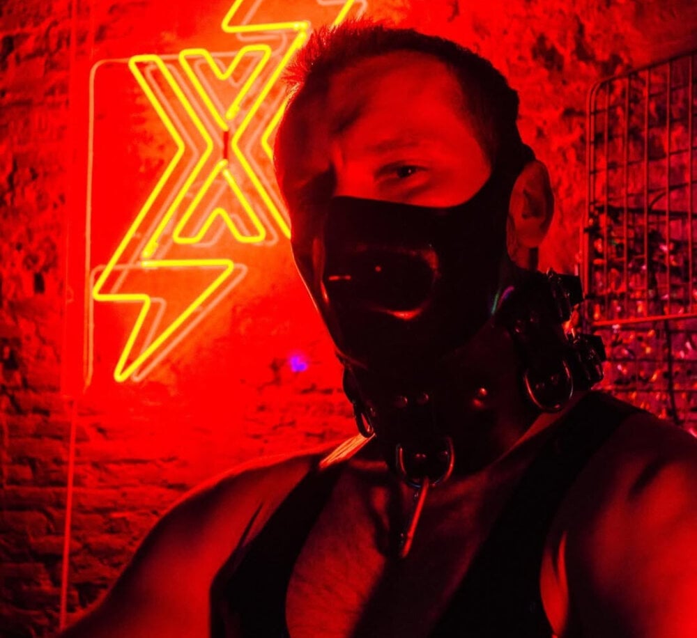 Oliver200cm21cm Chatroom