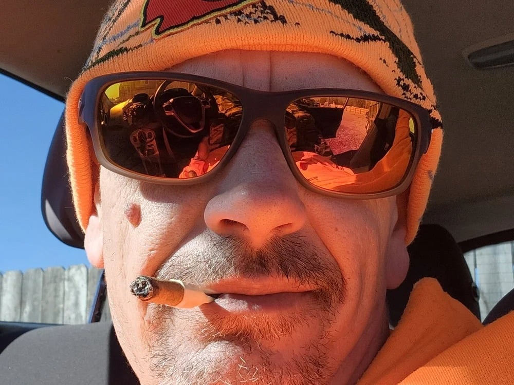 Onehunglo420 Chatroom