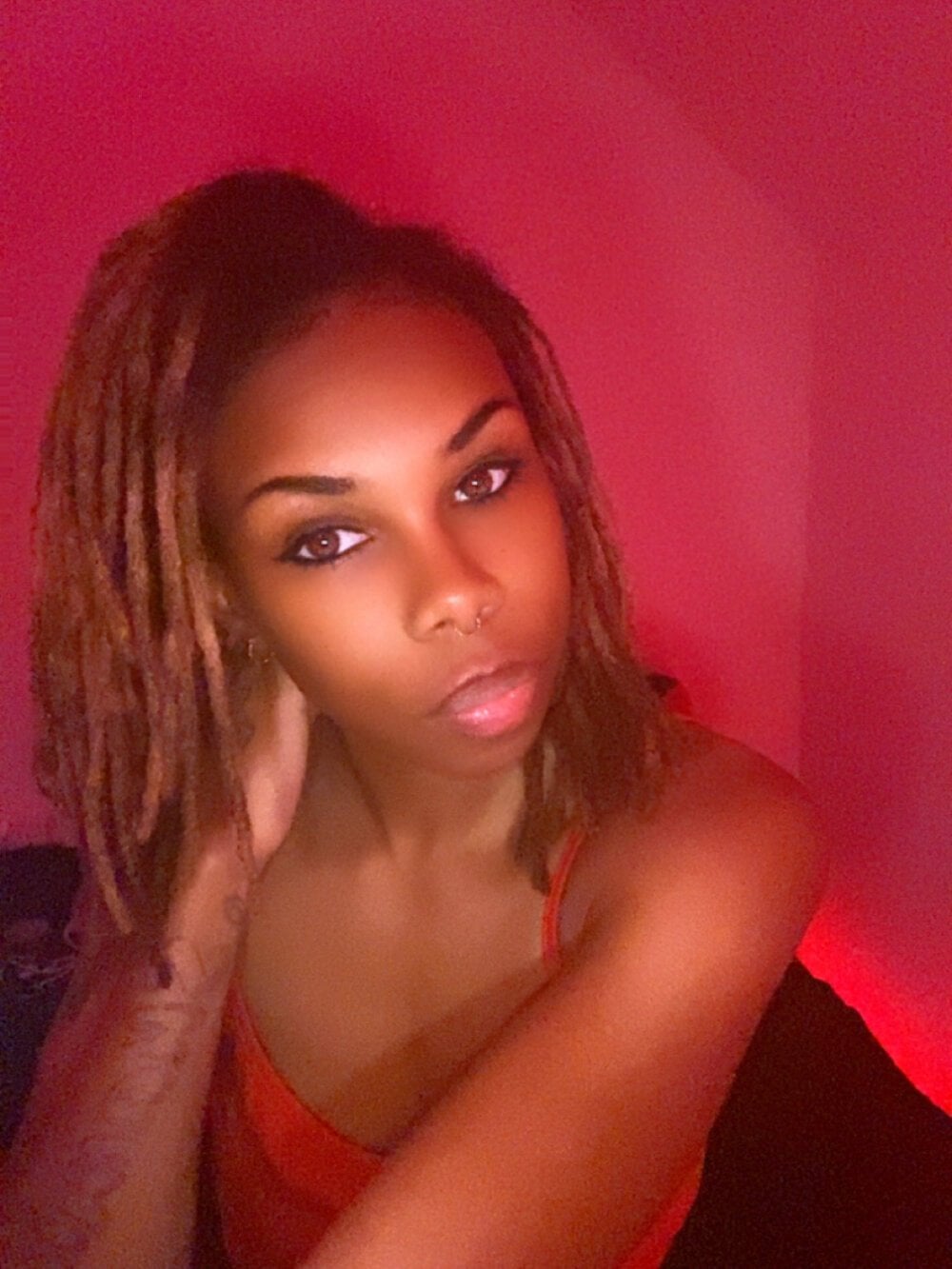 Opal_Rainbow Chatroom