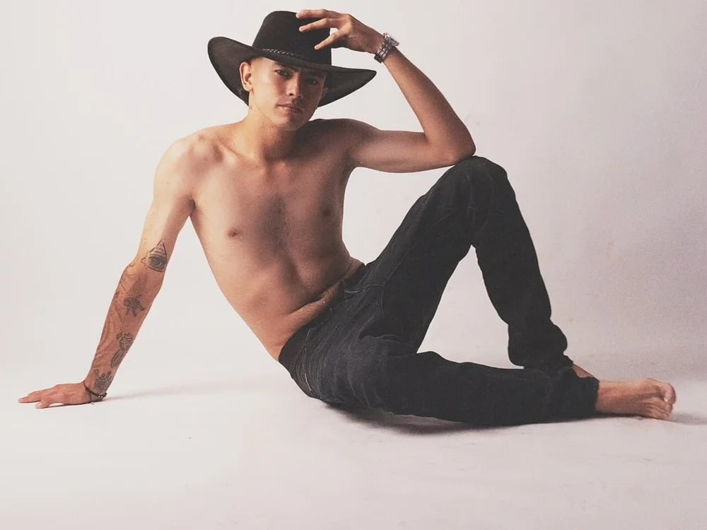 Ostin_Colt Chatroom