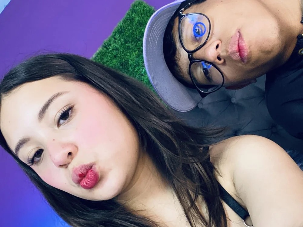 PamelaAndRyan Chatroom