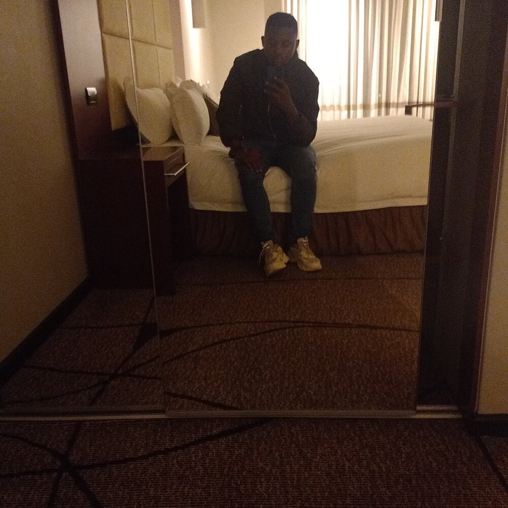 Papabearr92 Chatroom