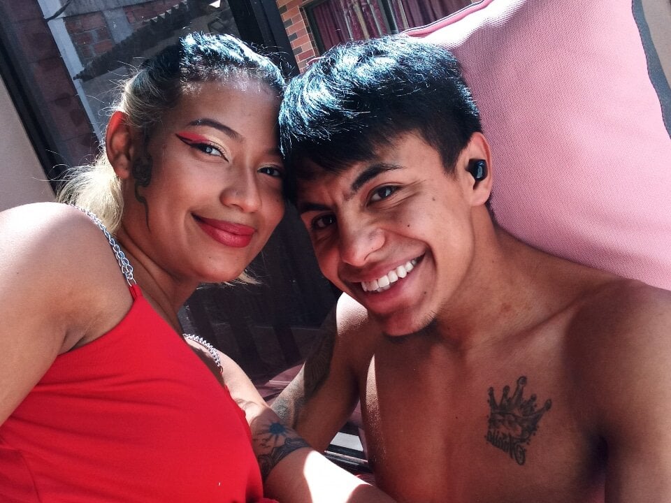 Papi_Mami_Live Chatroom