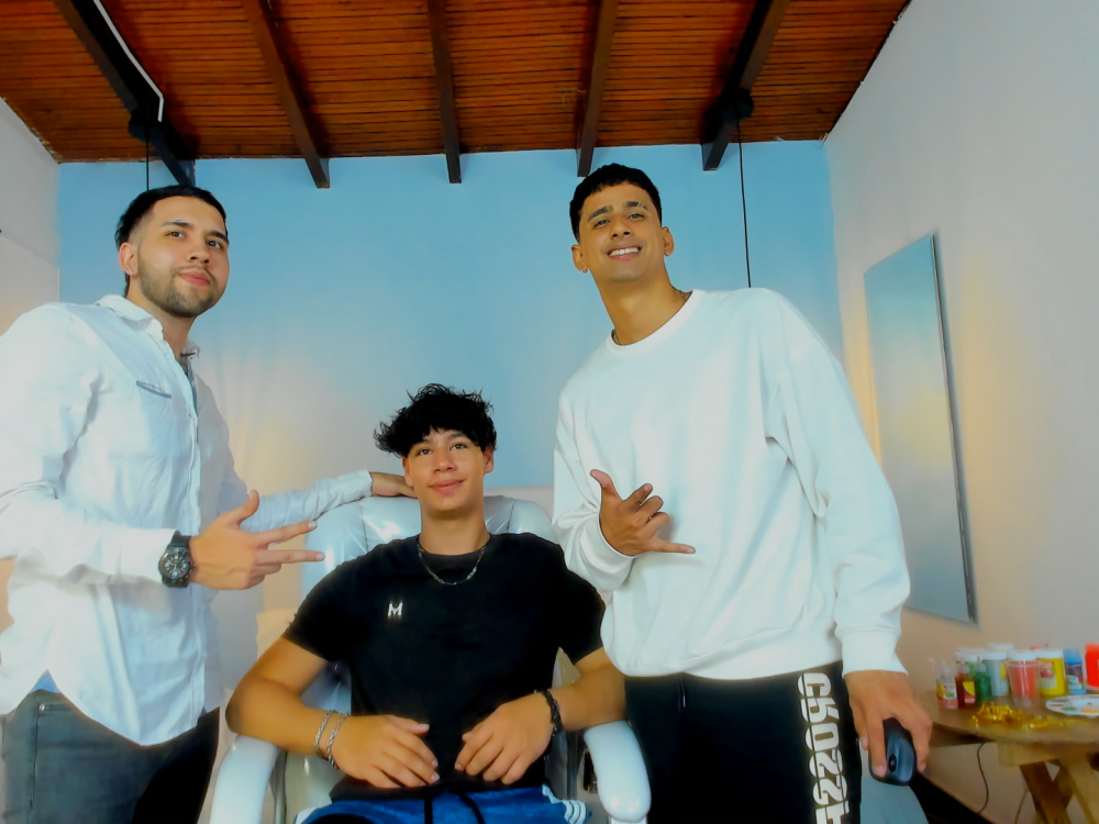 Party_bigcocks Chatroom