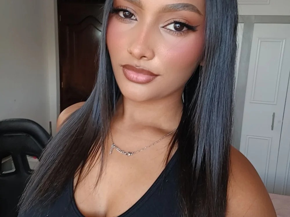 Paula_Akari Chatroom