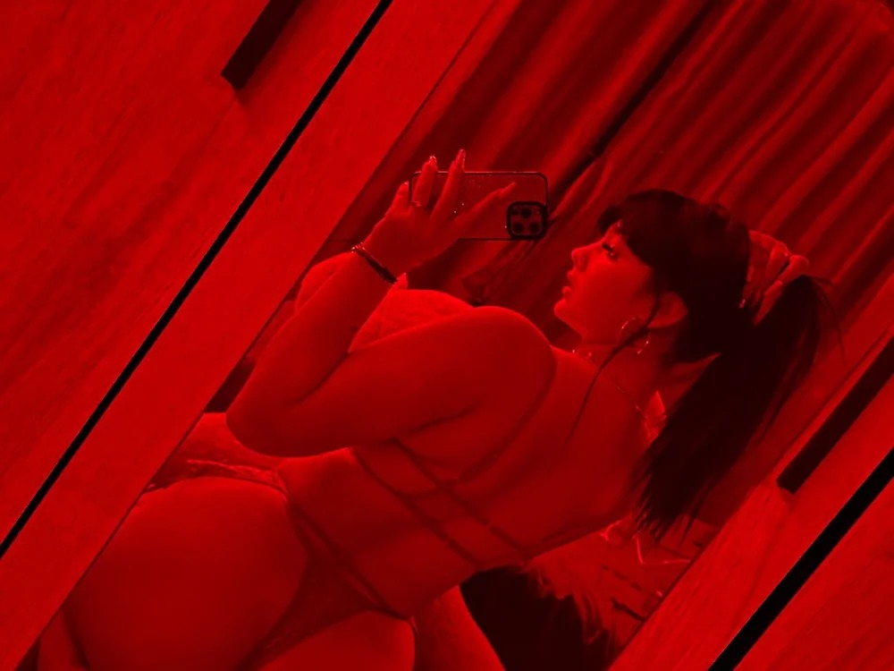 Peachy_Scarlette Chatroom