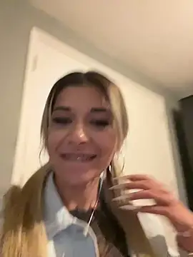 PetiteCaramelRoxanne_XX Chatroom