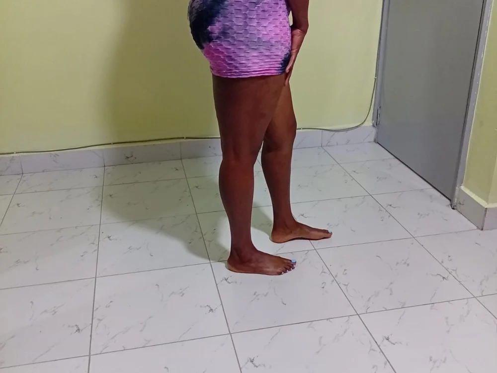 Petite_TightAss Chatroom