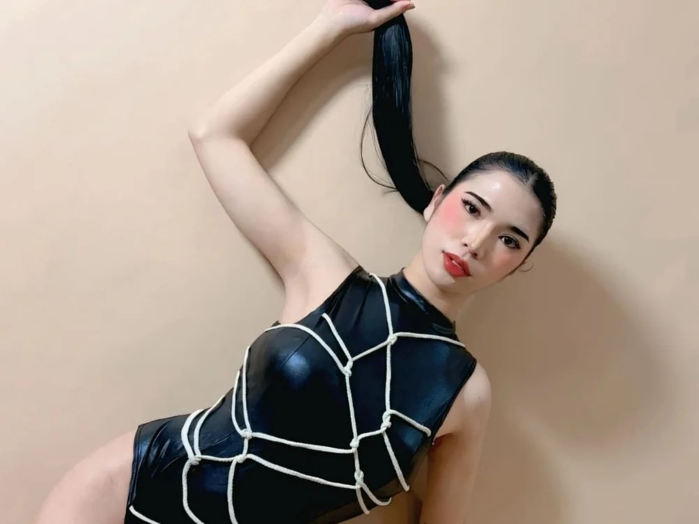 PhiaHartes Chatroom