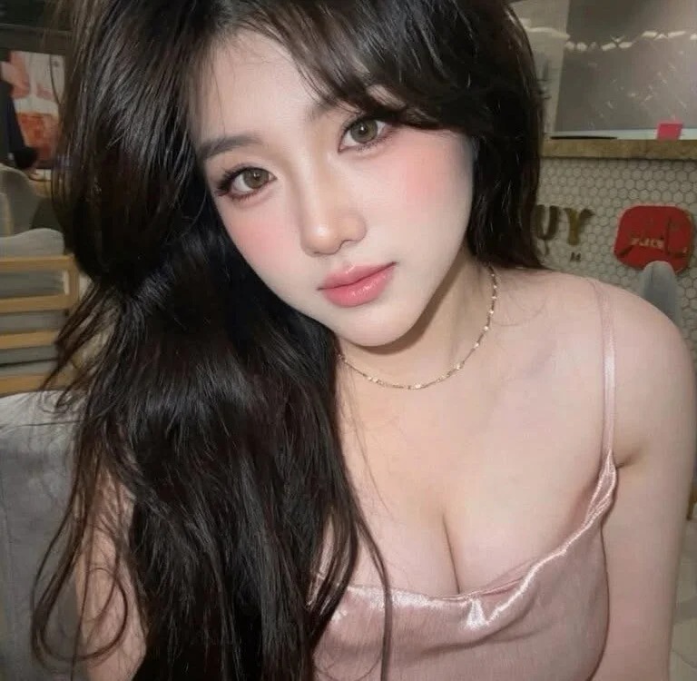Pinkatyna Chatroom