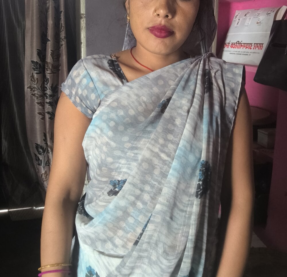 Pinki_malhotra Chatroom
