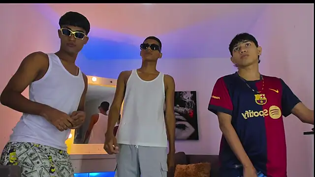 Play_boys_Hot Chatroom