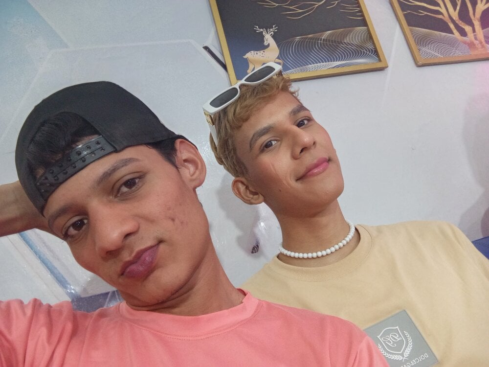 PleasureBoys Chatroom