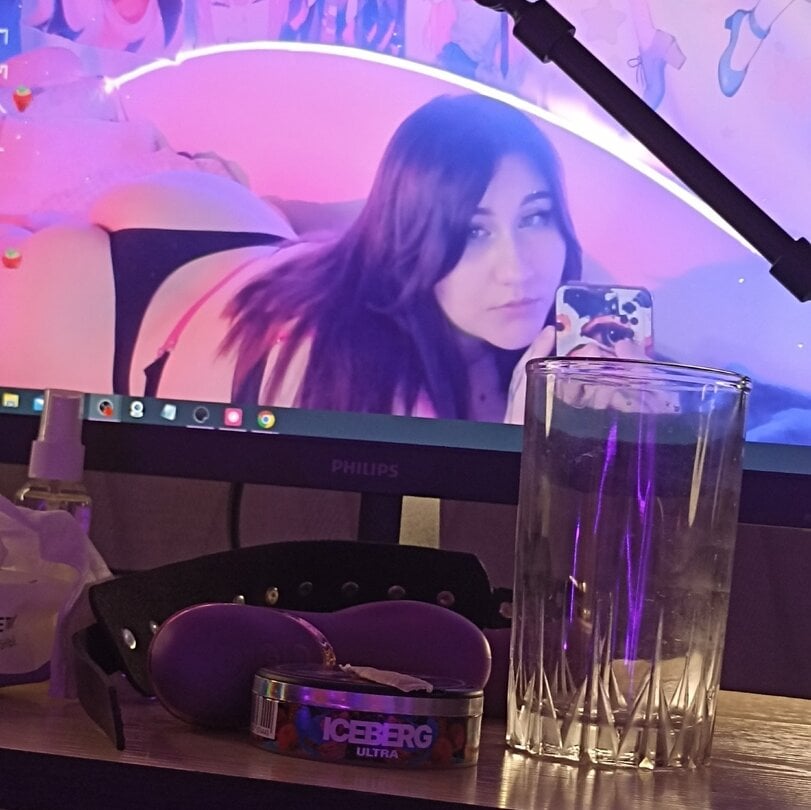 PoppyEvans1 Chatroom