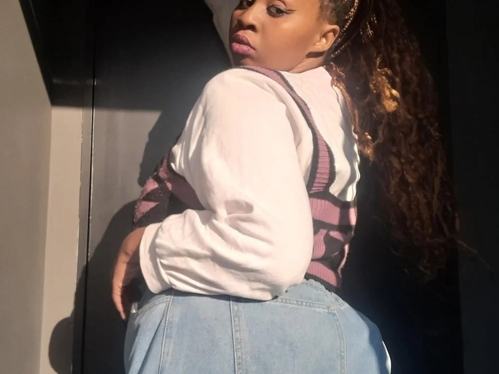 PrettyBoobs12 Chatroom