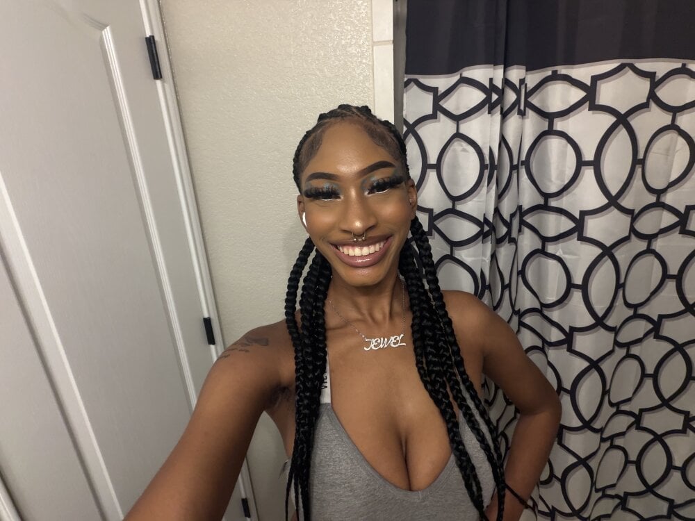 Prettyfacefemale Chatroom