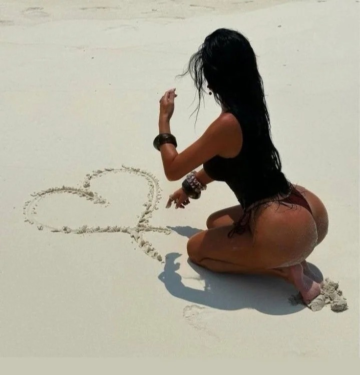 Prettyluxee Chatroom