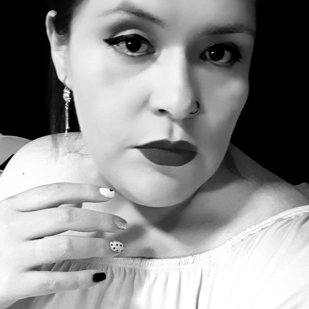 PsyCurvella Chatroom