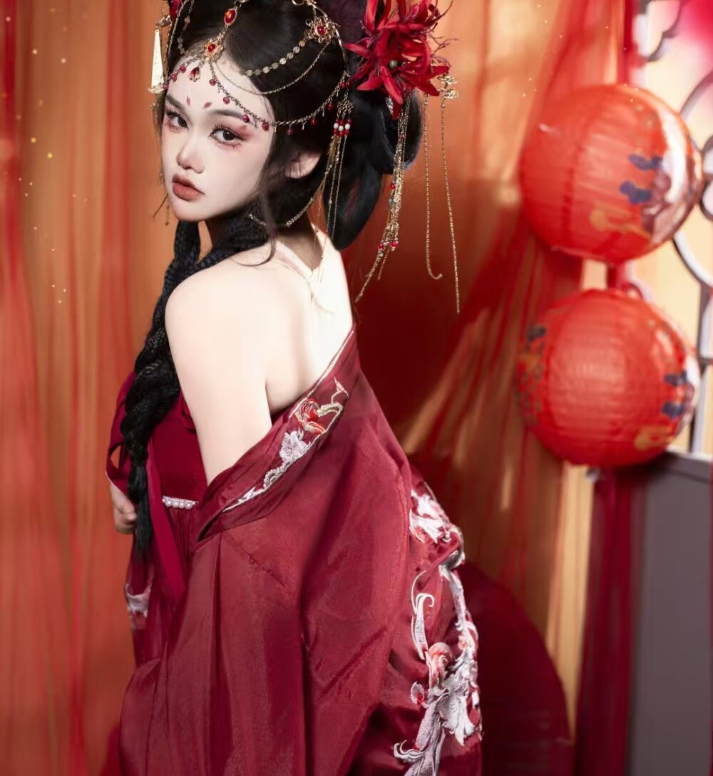 Qiqi77- Webcam Profile Picture Qiqi77- Chatroom