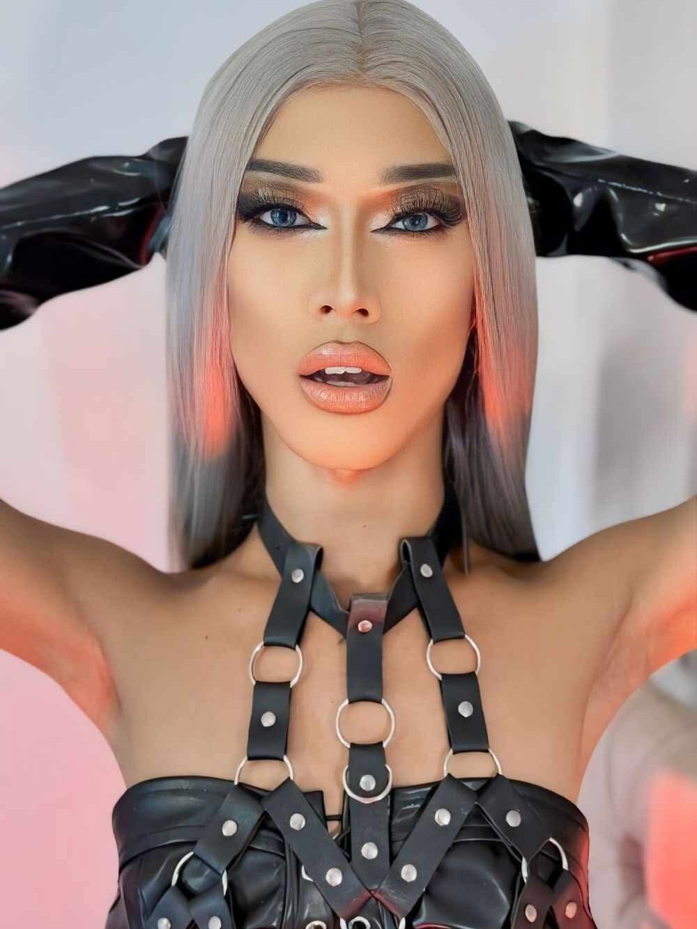 QueenAuroraMistress_ts Chatroom