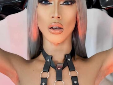 queenauroramistress-ts
