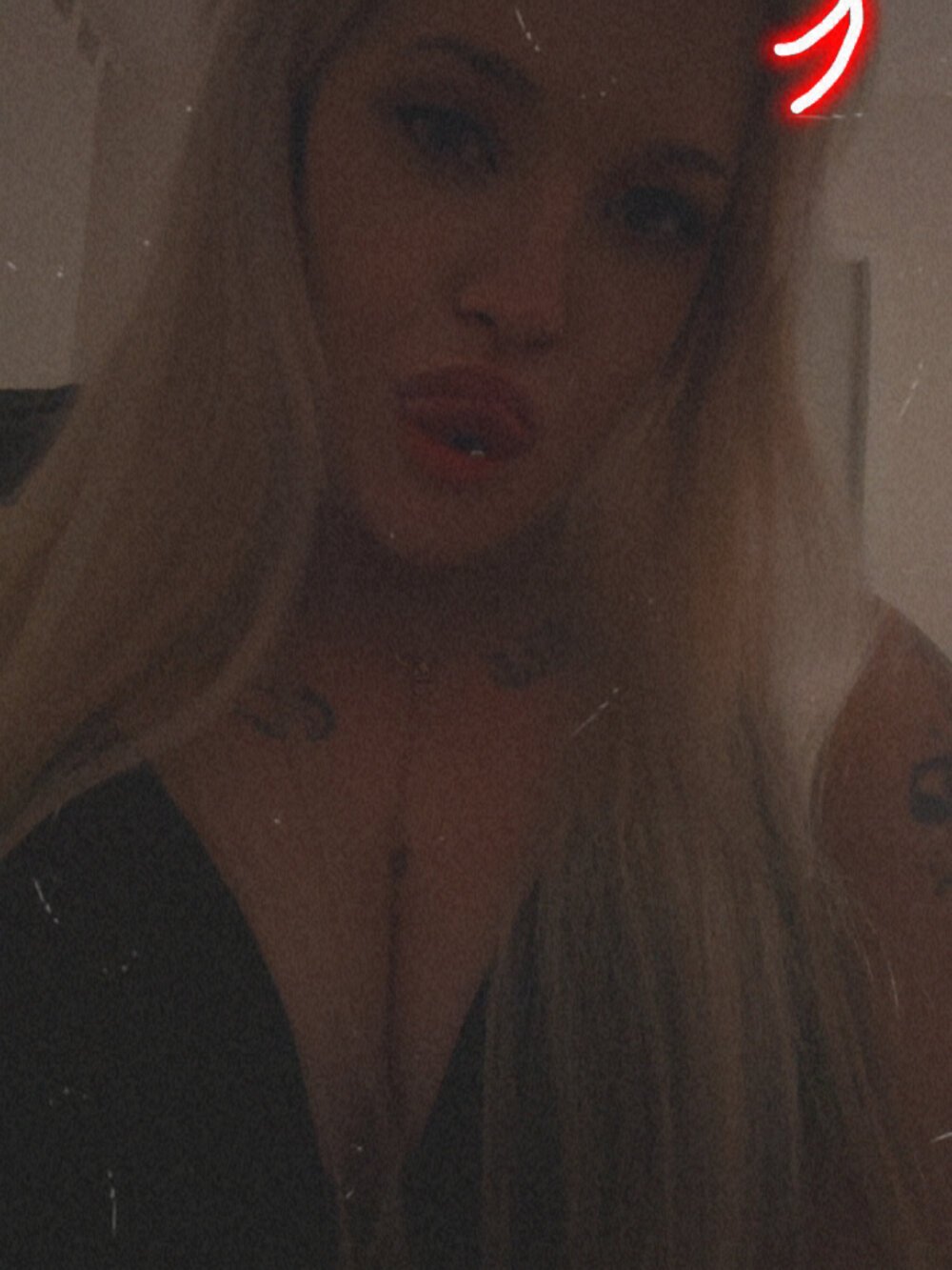 QueenOfFkn Chatroom