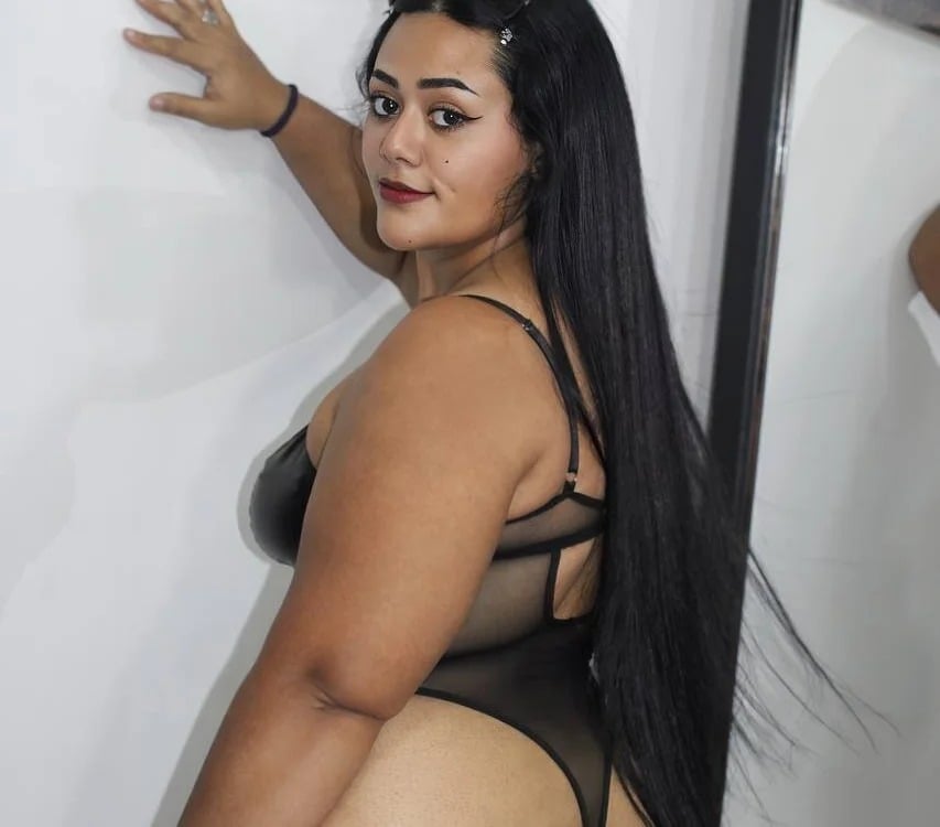 Queen_Curvy01 Chatroom