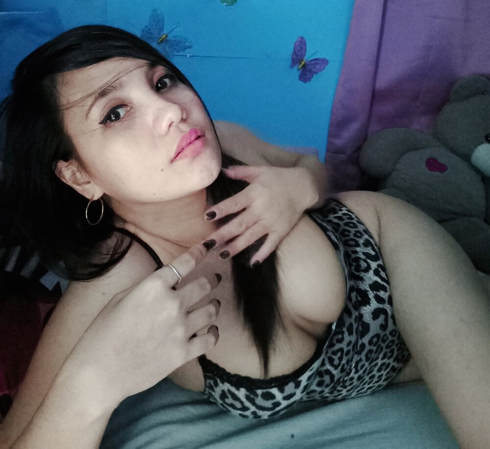 Queen_Hennesy Chatroom