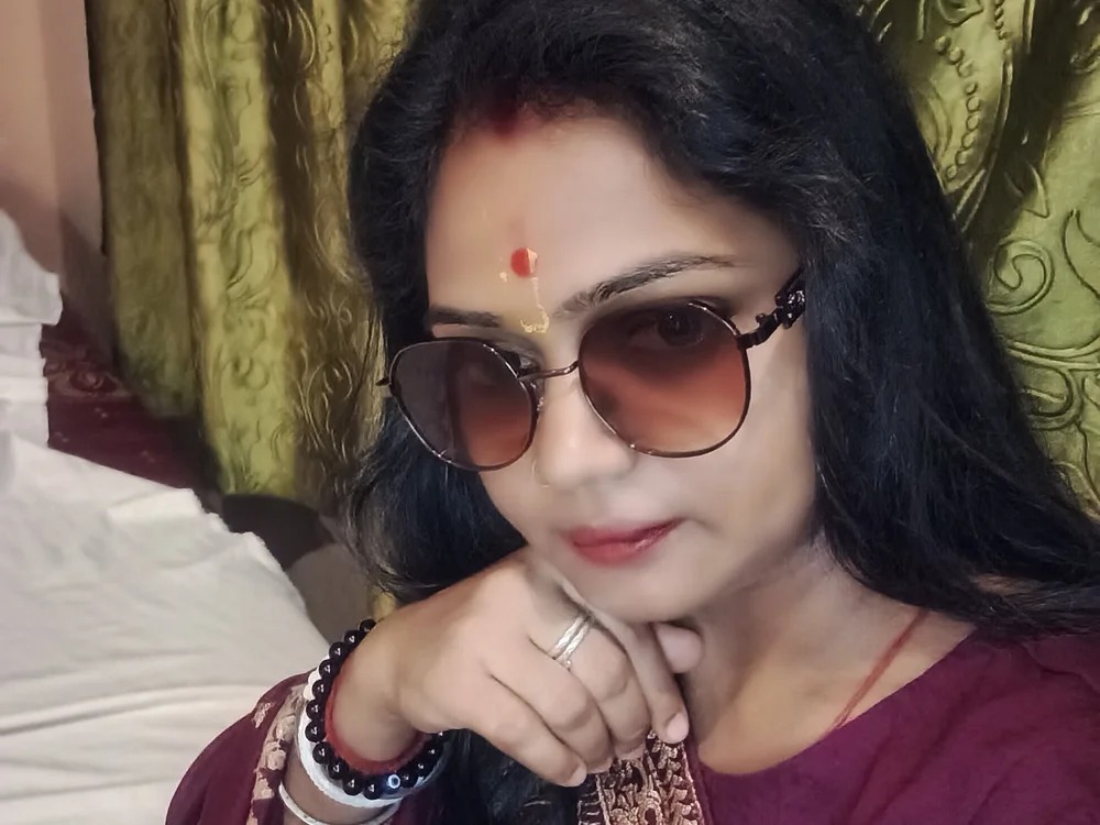 Queen_Priti Chatroom