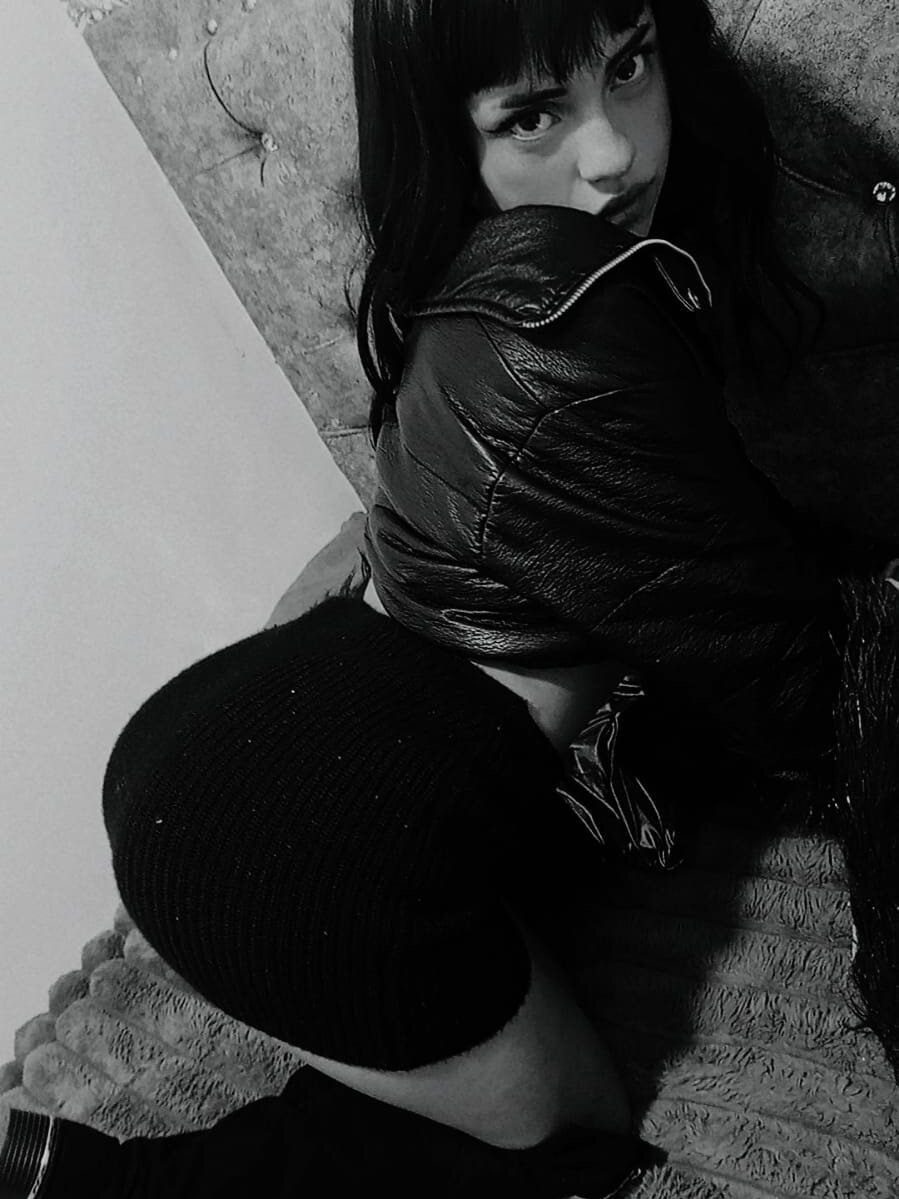 Queen_Rousee Chatroom