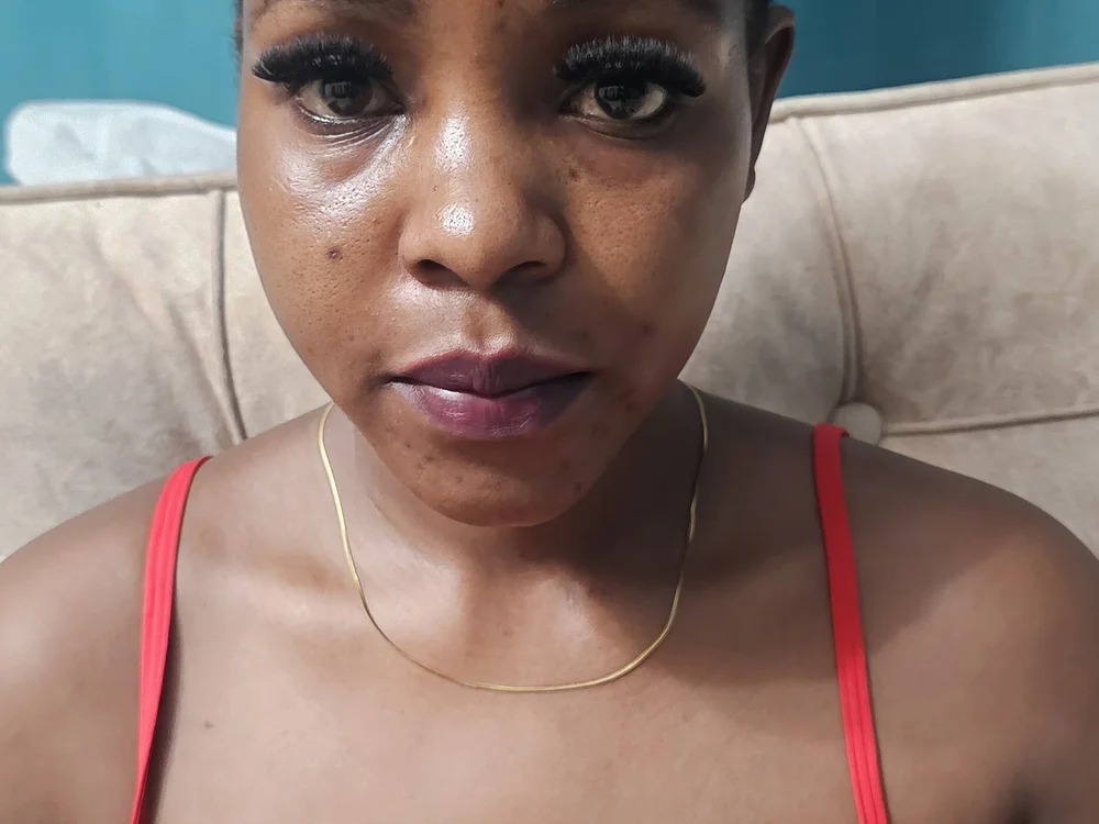 Queen_pretty3 Chatroom