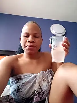 Queenbeekelly Chatroom