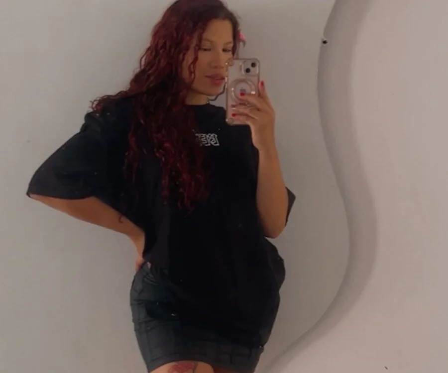RED_VIOLETH Chatroom