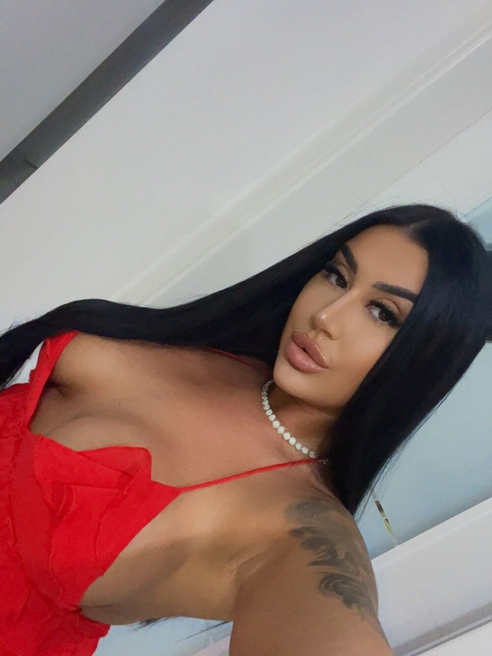 Ranya_Evy Chatroom