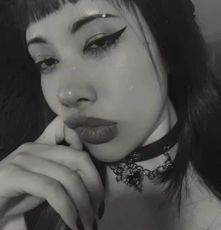 Ravenelle_ Chatroom