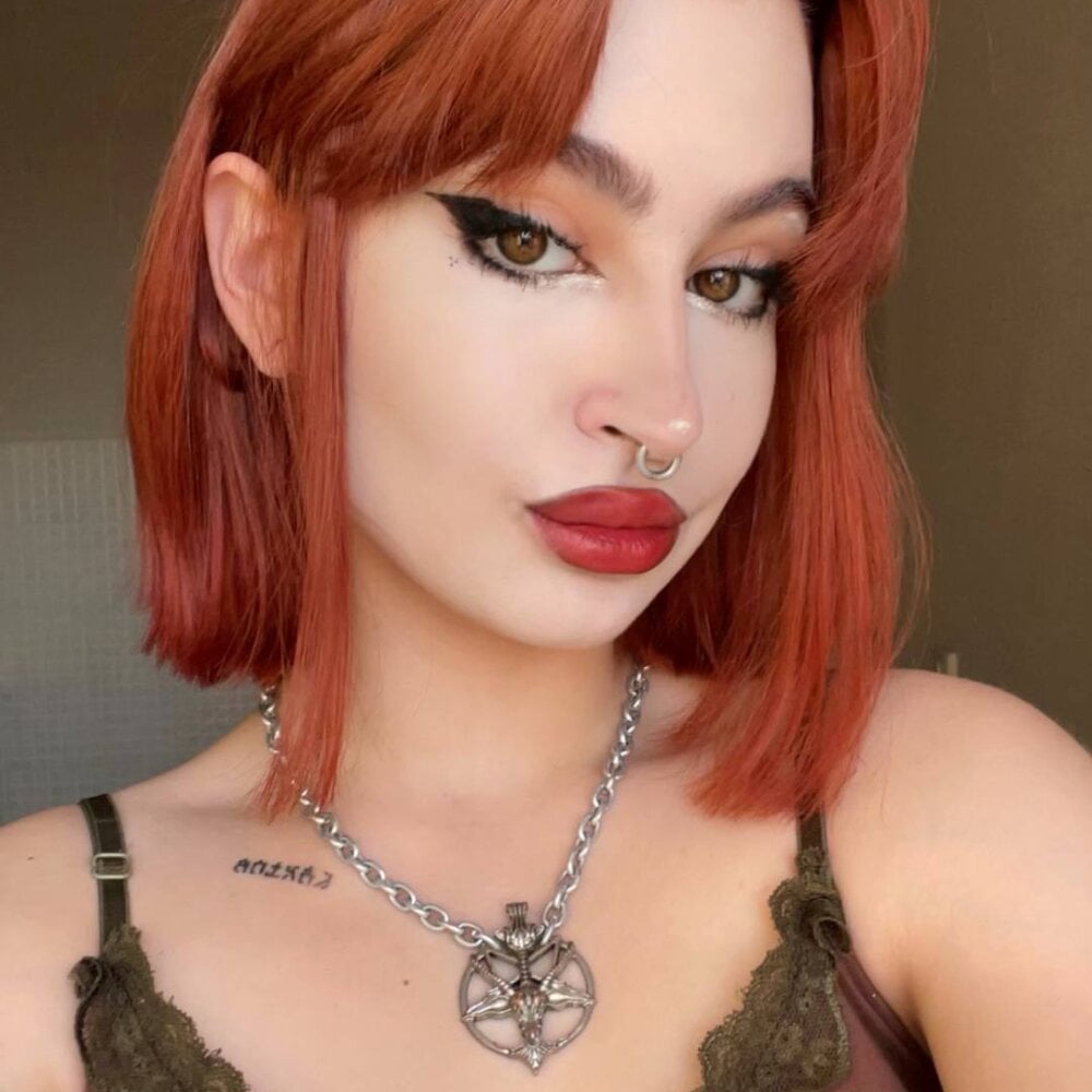 RayniraJones Chatroom