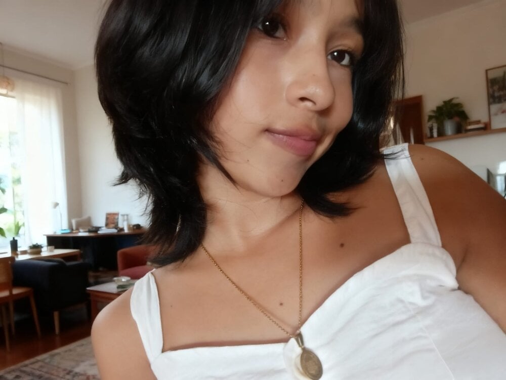 Real_virgin_Pussy Chatroom