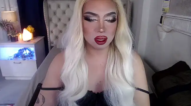 RebecaNextToYou Chatroom