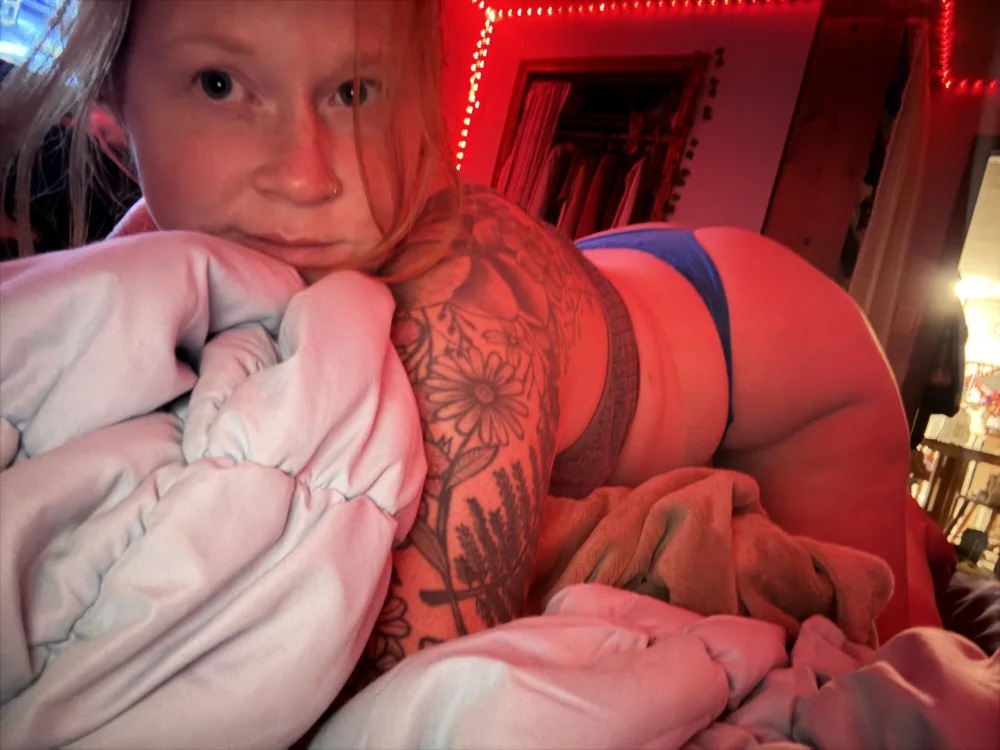 RedVelvetVixen Chatroom